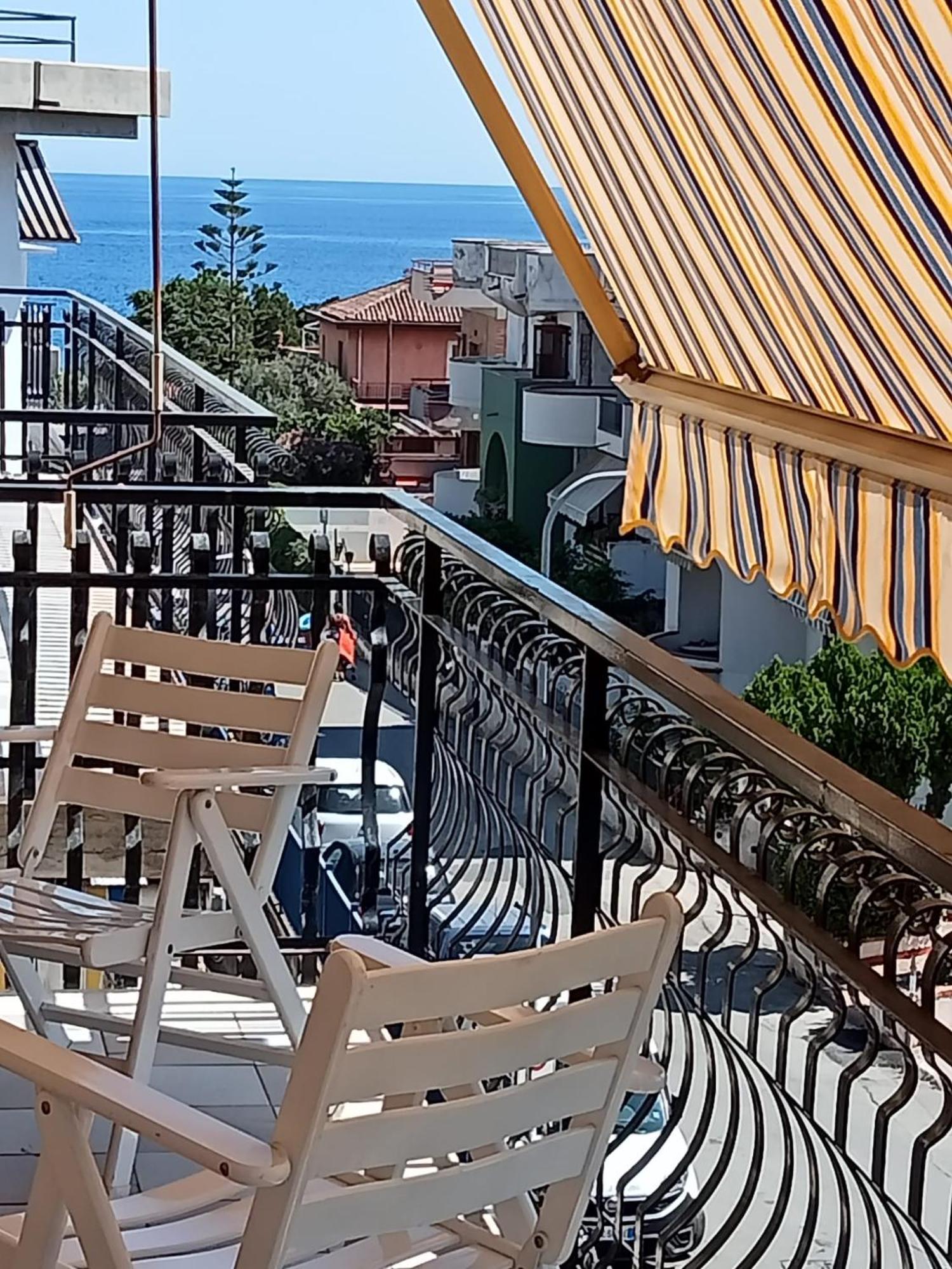 Savoca Apartment Giardini Naxos Exterior foto